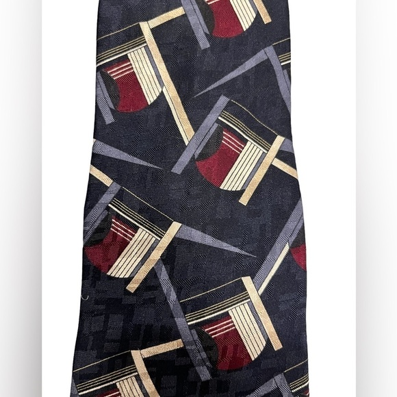 Conte di Milano 100% Silk Italian Made Necktie Black Burgandy Geometric - Picture 4 of 5